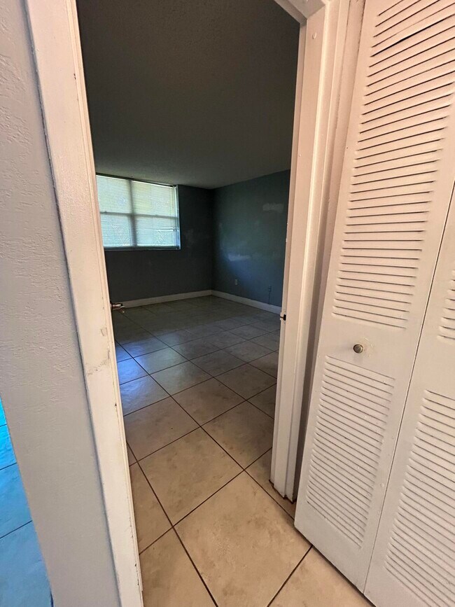 Building Photo - 1805 Sans Souci Blvd