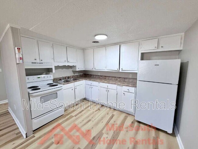 Building Photo - 200 N Tipton St