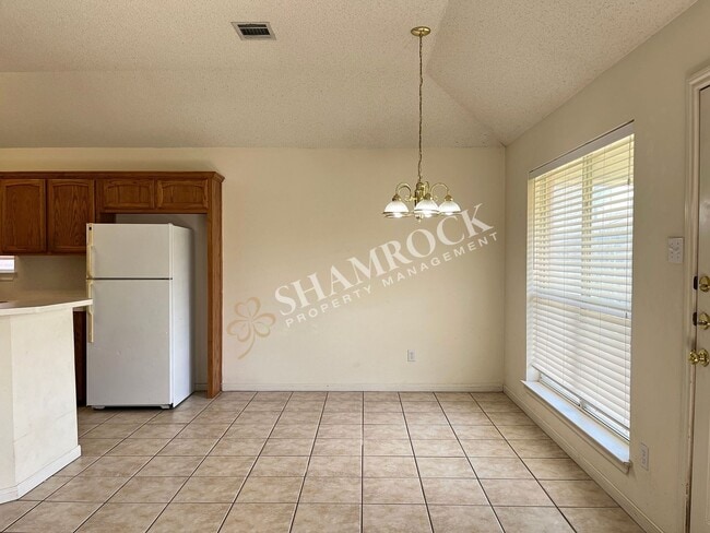 Building Photo - 3/2 Duplex near Hewitt Post Office