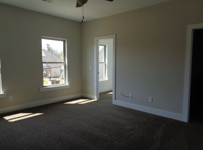 Building Photo - Beautiful Home for Rent in Tuscaloosa... Available to View with 48-hour Notice!!!