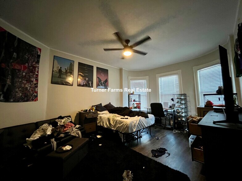 Building Photo - 1520 Tremont St