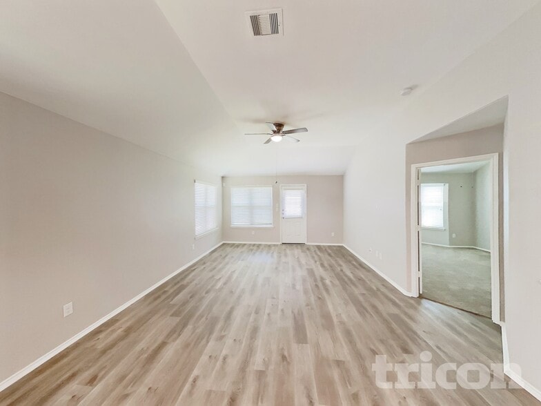 Building Photo - 15018 Mause Creek Dr