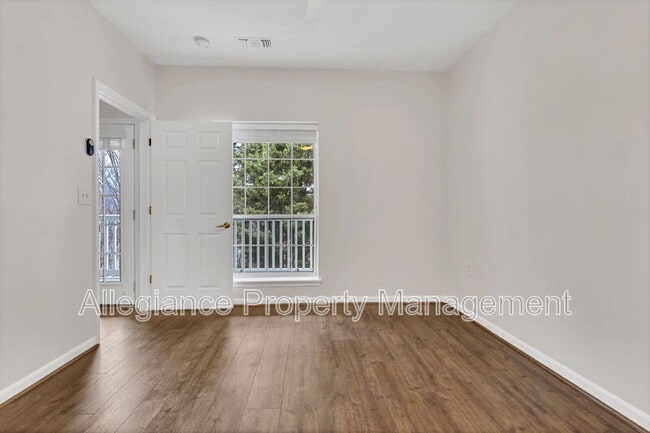 Building Photo - 4560 Strutfield Ln