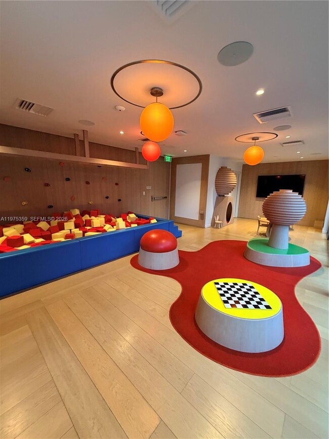 Building Photo - 1000 Brickell Plaza