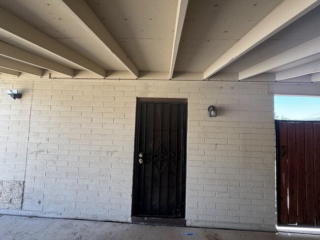 Building Photo - 7747 W Weldon Ave
