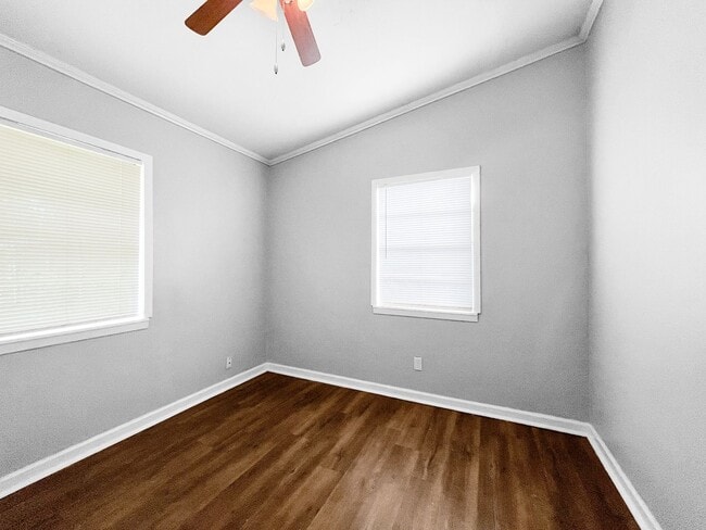 Building Photo - Beautifully Renovated 3-Bedroom Home with Spacious Backyard!