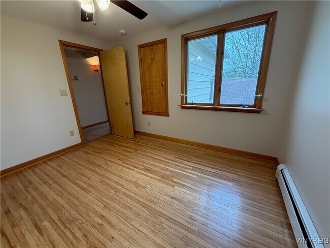 Building Photo - 437 Springville Ave