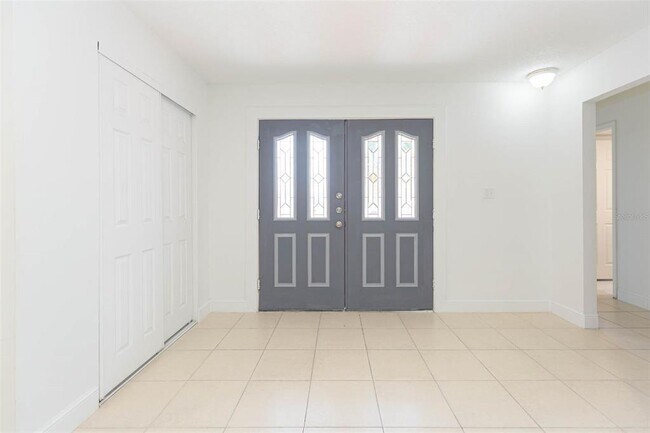 Building Photo - 8253 Redfield Dr