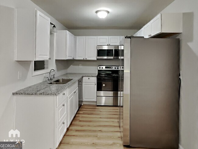 Building Photo - 1371 Stoneham Ct