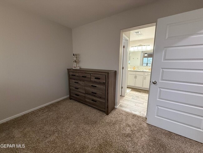 Building Photo - 13841 Paseo Central Ave