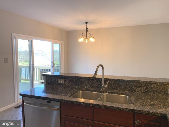 Building Photo - 3384 Governors Crest Ct