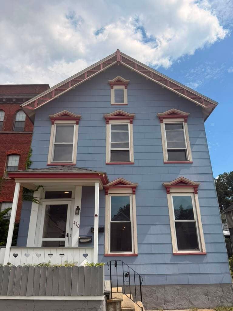 Building Photo - 430 4th Ave