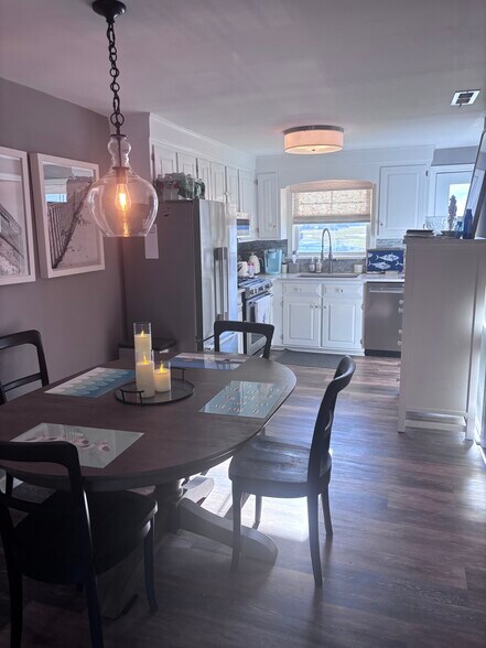 Building Photo - 146 Central Ave