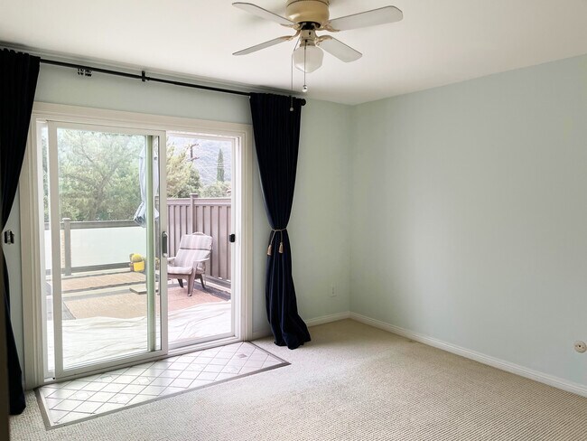 Main Bedroom - 3347 Montrose Ave