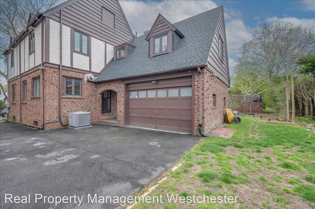 Building Photo - 5 br, 3.5 bath House - 156 Chittenden Avenue