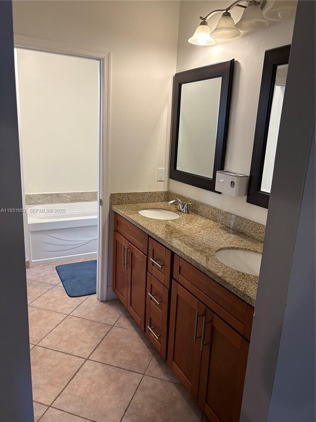 Building Photo - 244 Caribe Ct