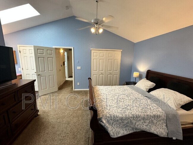 Building Photo - 761 Owl Ct