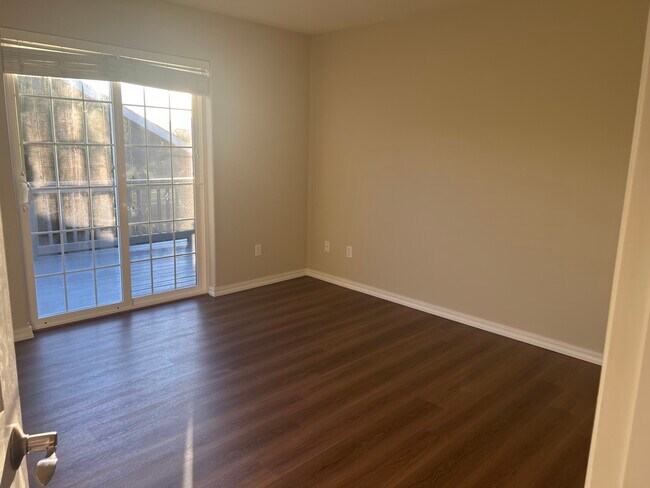 Building Photo - 301 Brant Ln