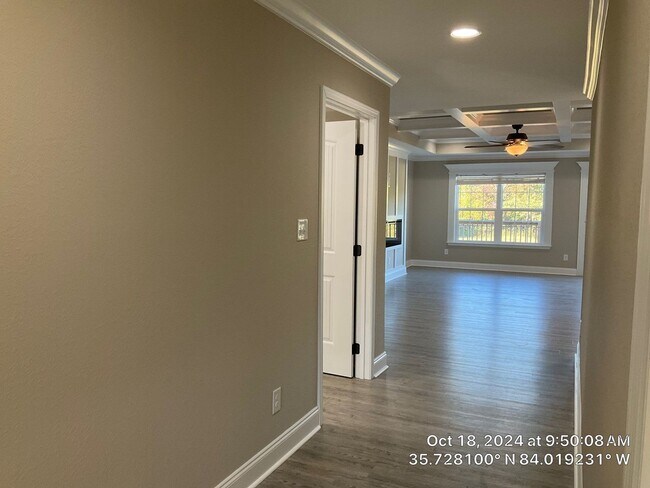 Building Photo - One Year Old - 3 Bedroom House