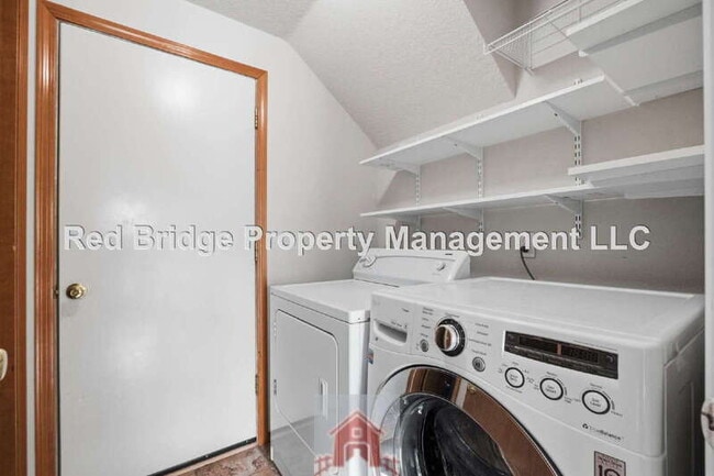 Building Photo - 13571 SW Uplands Dr