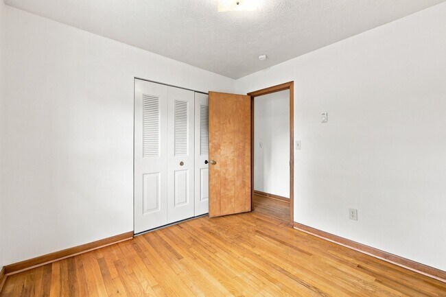 Building Photo - 15 Eavers Cir