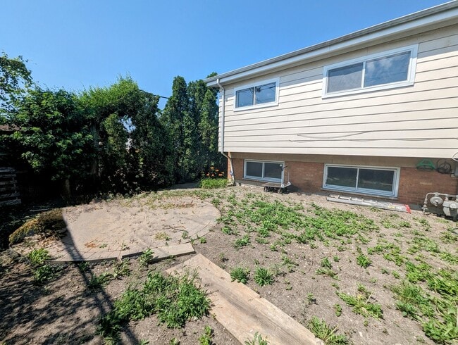 Building Photo - 8557 N National Ave