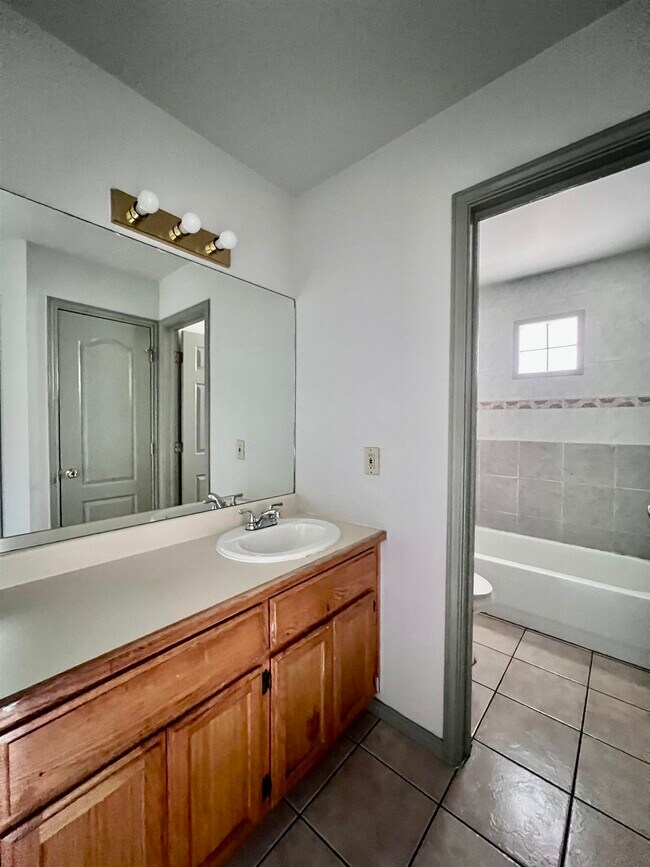 Building Photo - 507 Shiloh Dr