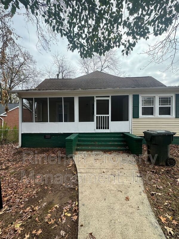 Primary Photo - 504 N Confederate Ave