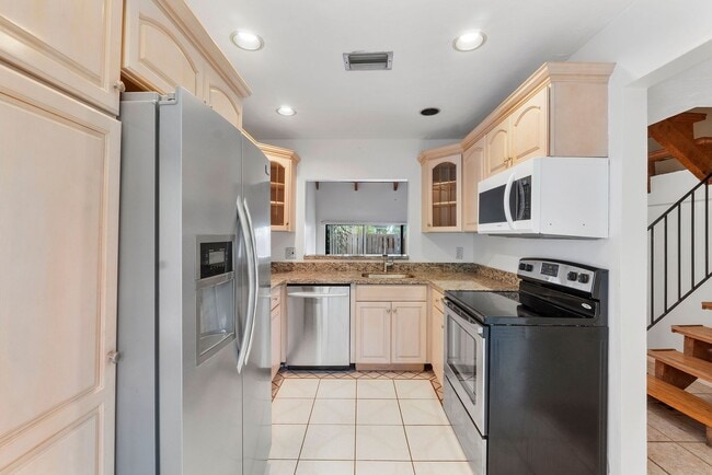 Building Photo - Spacious 2-Bed, 2-Bath with Soaring Vaulted Ceilings