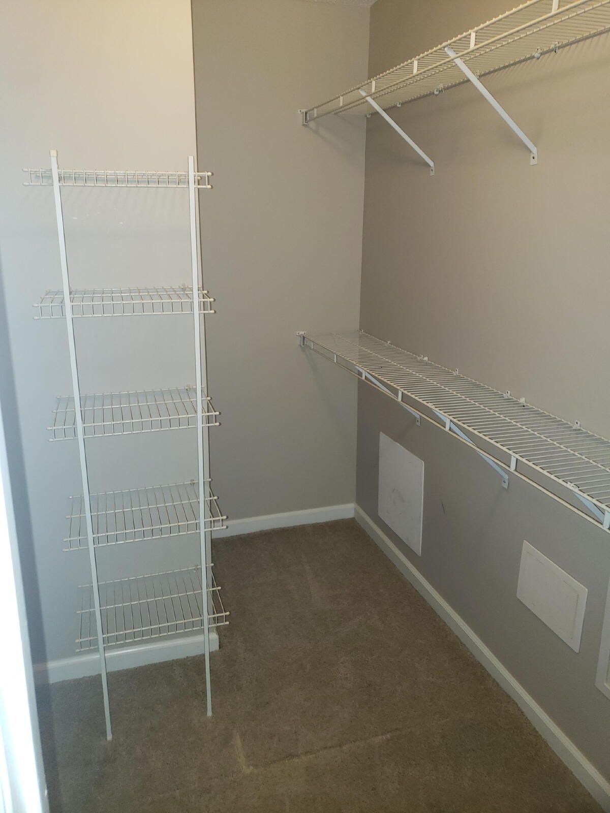 Building Photo - 120 Breezewood Dr