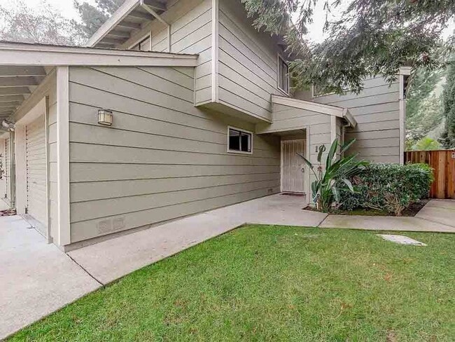 Building Photo - Gorgeous 3 Bedroom in Desired Park West Community