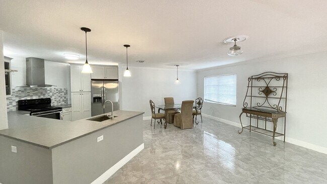 Building Photo - Spacious 2-Bedroom in Jupiter with 2.5 Baths!