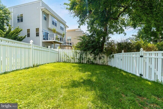 Building Photo - 307 Thyme Ln