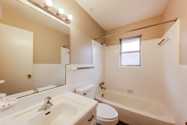 Building Photo - 311 Sterling Dr