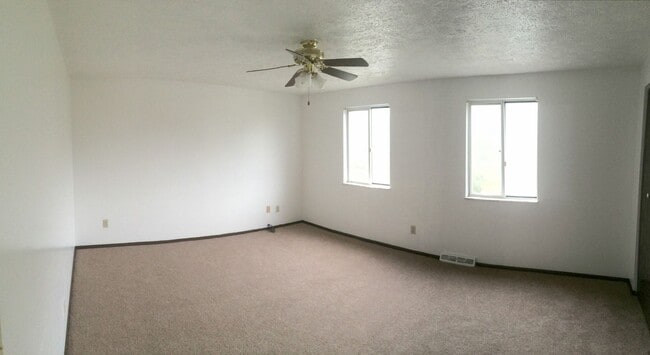 Building Photo - Shaler Townhouse