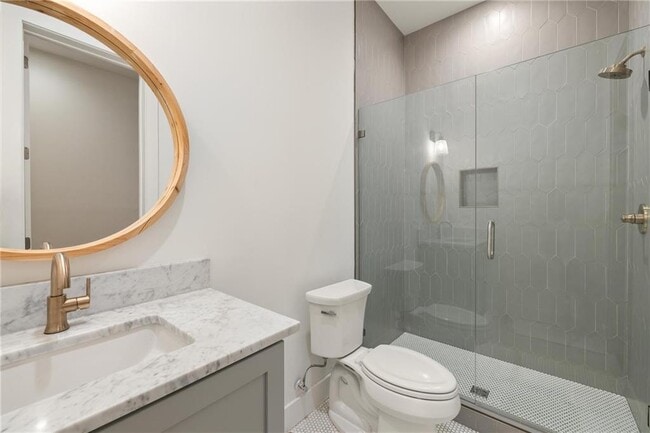 Building Photo - 10904 Serenbe Ln