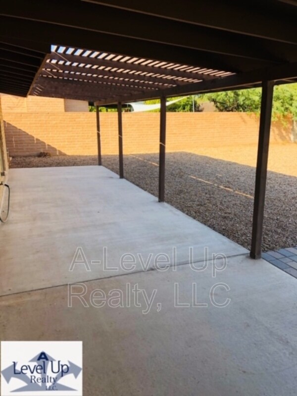 Building Photo - 7532 N Rasmussen Ave