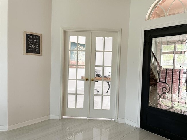 Building Photo - 16422 Red Crest Dr