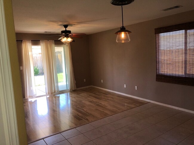 Building Photo - Immaculate 3 Bedroom, 2 Bath Home on Corner Lot