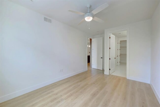 Building Photo - 1701 Simond Ave