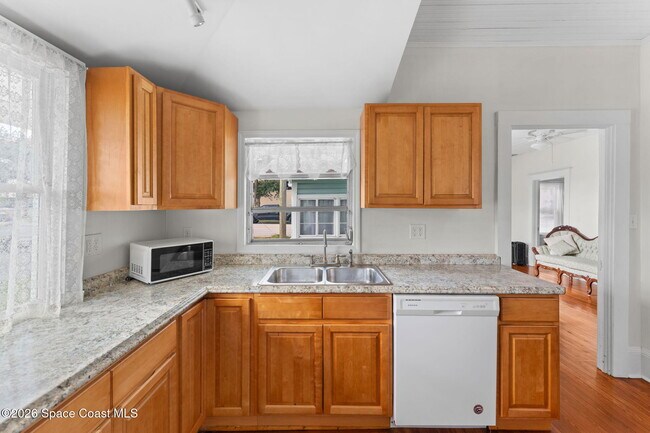Building Photo - 1804 Tangerine St