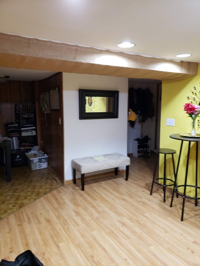 Building Photo - 4842 N Melvina Ave