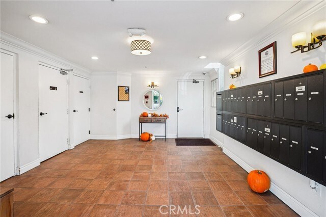 Building Photo - 11162 Camarillo St