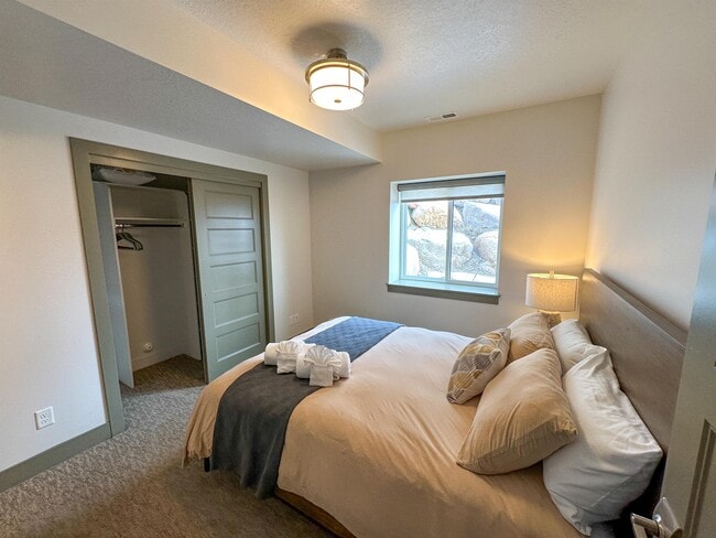 Building Photo - 4859 Bailey Ln
