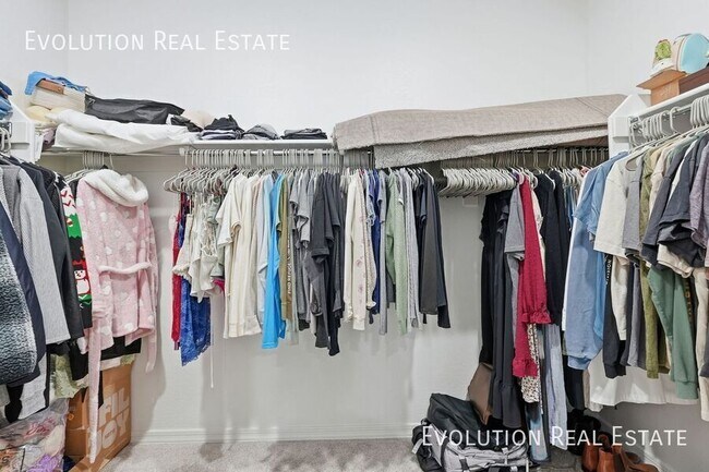 Building Photo - 5532 W Coplen Farms Rd