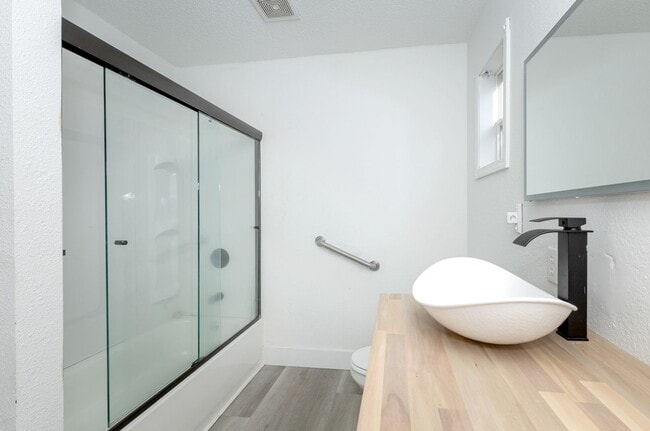 Building Photo - Fully remodeled home for rent!