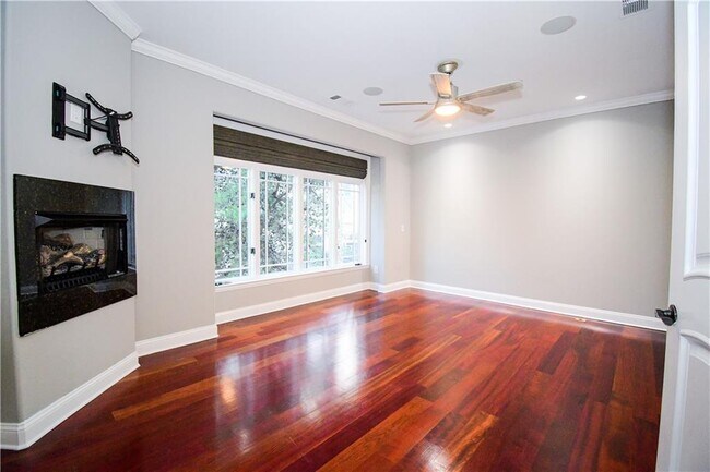 Building Photo - 4 Prichard Way NE