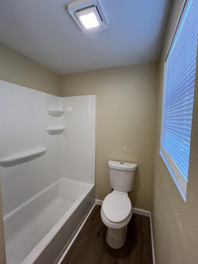 Building Photo - 201 Pike St