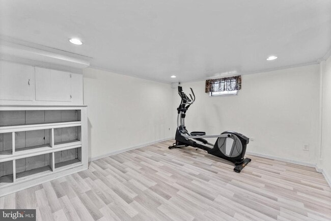 Building Photo - 633 Walker Ave