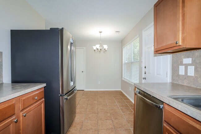 Building Photo - 33103 Cottonwood Bend